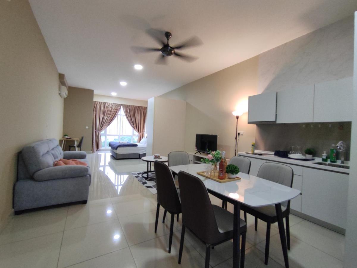 Twin Galaxy With King Bed View Apartemen